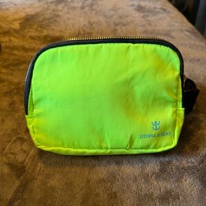 Like New Neon Green Unisex Crossbody/Waist Bag. Adjustable Belt. Back Zipper